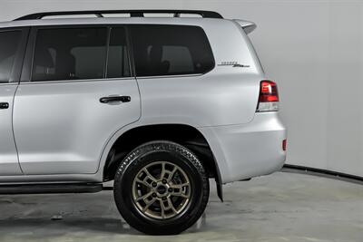 2021 Toyota Land Cruiser Heritage Edition - Photo 9 - Joliet, IL 60435