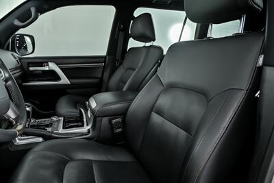 2021 Toyota Land Cruiser Heritage Edition - Photo 21 - Joliet, IL 60435