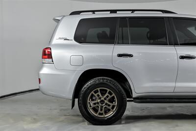 2021 Toyota Land Cruiser Heritage Edition - Photo 13 - Joliet, IL 60435