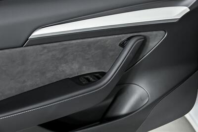 2023 Tesla Model 3 Long Range-WHITE ON WHITE!   - Photo 18 - Joliet, IL 60435