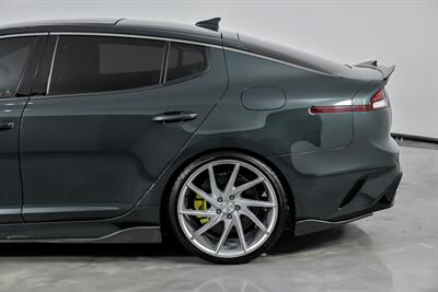 2023 Kia Stinger GT-Line   - Photo 9 - Joliet, IL 60435
