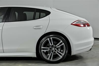 2012 Porsche Panamera 4S - Photo 9 - Joliet, IL 60435