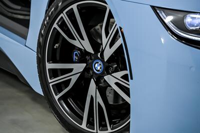 2015 BMW i8   - Photo 4 - Joliet, IL 60435