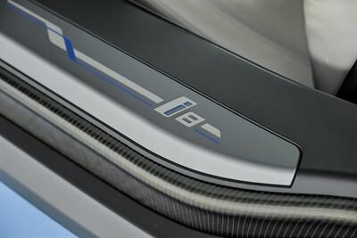 2015 BMW i8   - Photo 23 - Joliet, IL 60435