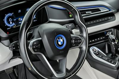 2015 BMW i8   - Photo 22 - Joliet, IL 60435