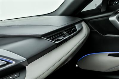 2015 BMW i8   - Photo 30 - Joliet, IL 60435