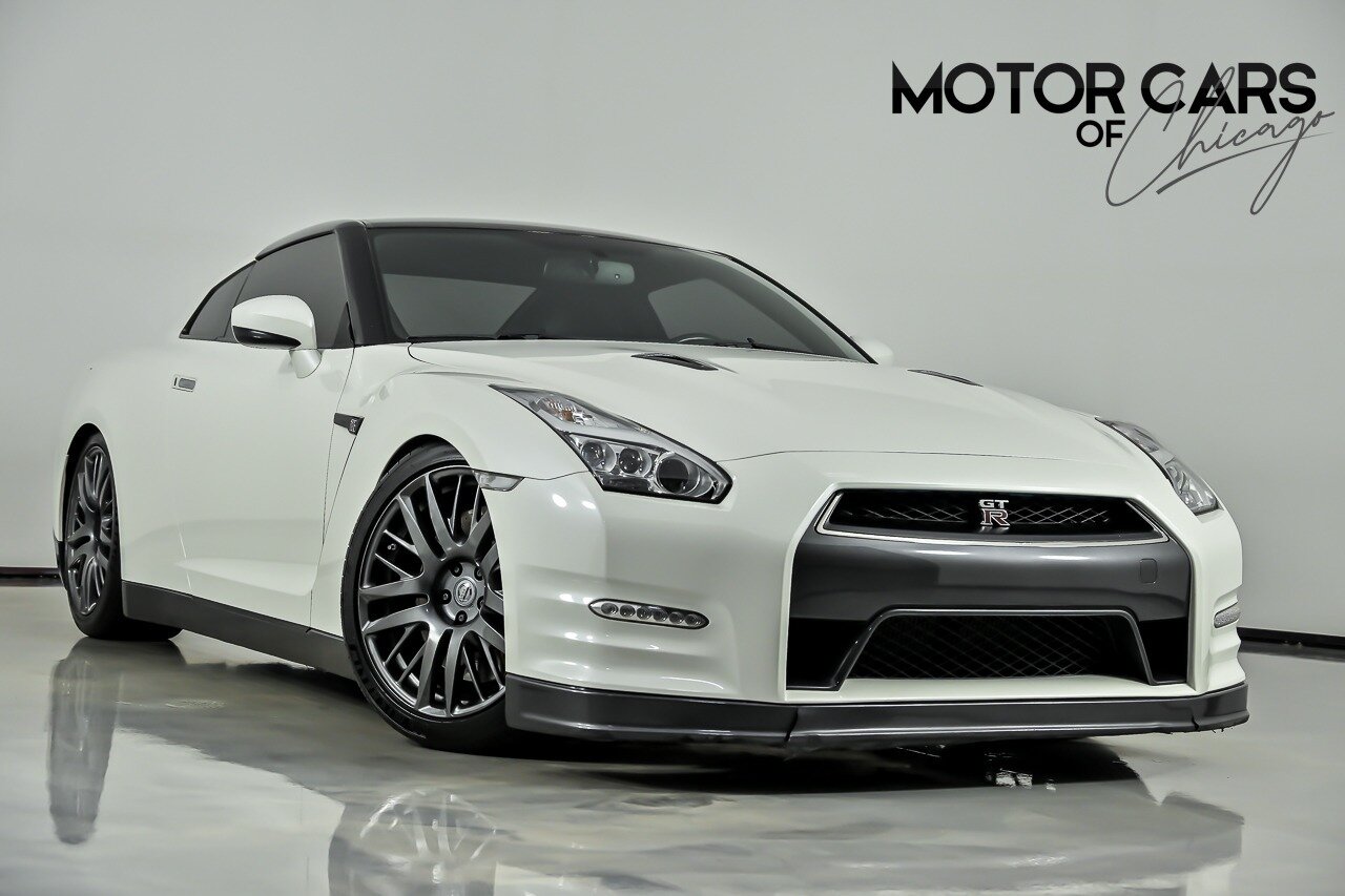 2016 Nissan GT-R Premium's photo