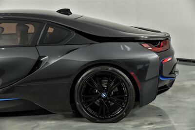 2015 BMW i8   - Photo 8 - Joliet, IL 60435