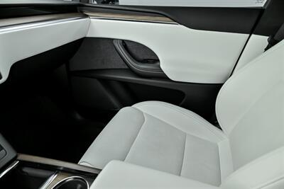 2023 Tesla Model X Standard Range-FULL SELF DRIVING   - Photo 43 - Joliet, IL 60435