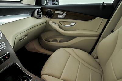 2022 Mercedes-Benz GLC GLC 300 4MATIC   - Photo 35 - Joliet, IL 60435