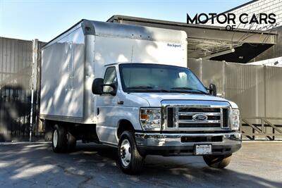 2017 Ford E-350 SD   - Photo 1 - Joliet, IL 60435