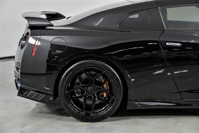 2023 Nissan GT-R Premium   - Photo 13 - Joliet, IL 60435