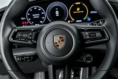 2025 Porsche Taycan   - Photo 28 - Joliet, IL 60435