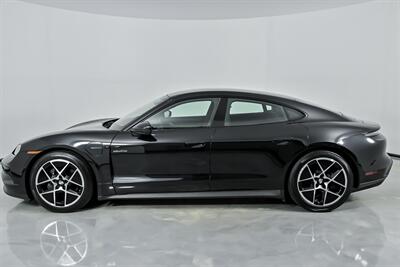 2025 Porsche Taycan   - Photo 8 - Joliet, IL 60435