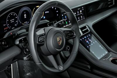 2025 Porsche Taycan   - Photo 25 - Joliet, IL 60435