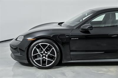 2025 Porsche Taycan   - Photo 7 - Joliet, IL 60435