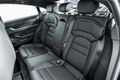 2025 Porsche Taycan   - Photo 24 - Joliet, IL 60435