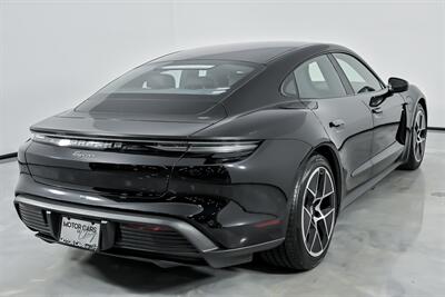 2025 Porsche Taycan   - Photo 12 - Joliet, IL 60435