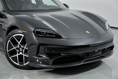 2025 Porsche Taycan   - Photo 3 - Joliet, IL 60435