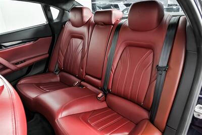 2015 Maserati Quattroporte S Q4   - Photo 24 - Joliet, IL 60435