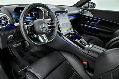 2023 Mercedes-Benz AMG SL 43   - Photo 24 - Joliet, IL 60435