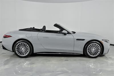 2023 Mercedes-Benz AMG SL 43   - Photo 14 - Joliet, IL 60435