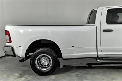 2022 RAM 3500 Tradesman   - Photo 13 - Joliet, IL 60435