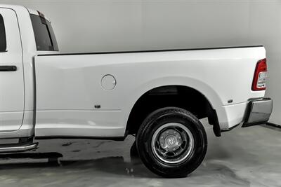 2022 RAM 3500 Tradesman   - Photo 9 - Joliet, IL 60435