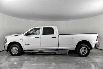 2022 RAM 3500 Tradesman   - Photo 8 - Joliet, IL 60435