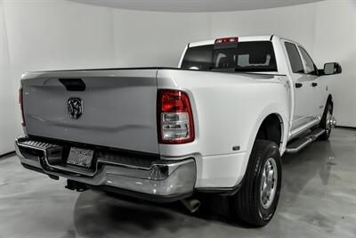 2022 RAM 3500 Tradesman   - Photo 12 - Joliet, IL 60435