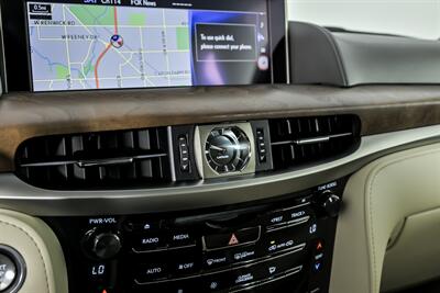 2021 Lexus LX 570 Three-Row   - Photo 36 - Joliet, IL 60435