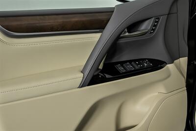 2021 Lexus LX 570 Three-Row   - Photo 18 - Joliet, IL 60435