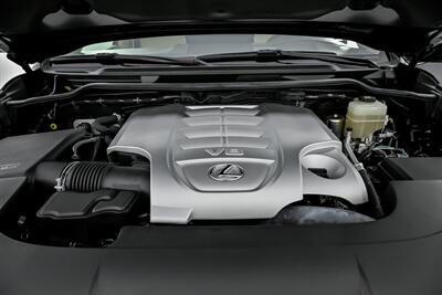 2021 Lexus LX 570 Three-Row   - Photo 17 - Joliet, IL 60435
