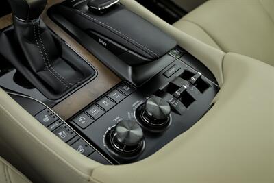 2021 Lexus LX 570 Three-Row   - Photo 40 - Joliet, IL 60435