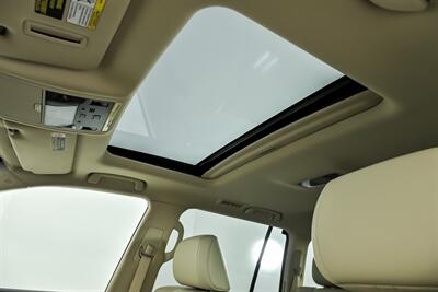 2021 Lexus LX 570 Three-Row   - Photo 24 - Joliet, IL 60435