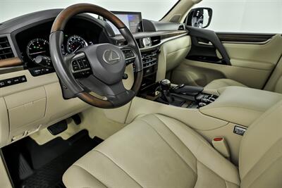 2021 Lexus LX 570 Three-Row   - Photo 21 - Joliet, IL 60435