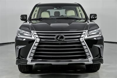 2021 Lexus LX 570 Three-Row   - Photo 5 - Joliet, IL 60435
