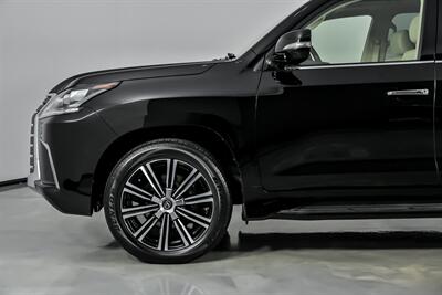 2021 Lexus LX 570 Three-Row   - Photo 7 - Joliet, IL 60435