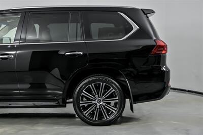 2021 Lexus LX 570 Three-Row   - Photo 9 - Joliet, IL 60435