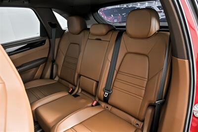 2023 Porsche Cayenne   - Photo 24 - Joliet, IL 60435