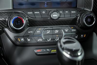2017 Chevrolet Corvette Z06 2LZ   - Photo 34 - Joliet, IL 60435
