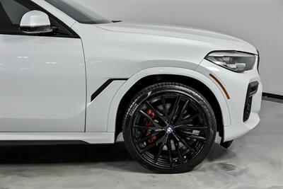 2022 BMW X6 M50i - Photo 15 - Joliet, IL 60435