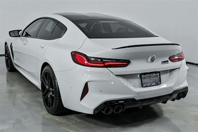2023 BMW M8 Competition   - Photo 10 - Joliet, IL 60435