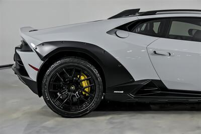 2023 Lamborghini Huracan Sterrato-MASSIVE $349K MSRP-LOADED STERRATO!   - Photo 13 - Joliet, IL 60435