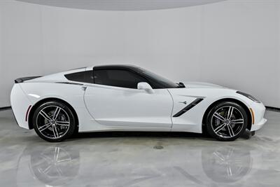 2016 Chevrolet Corvette Stingray   - Photo 14 - Joliet, IL 60435
