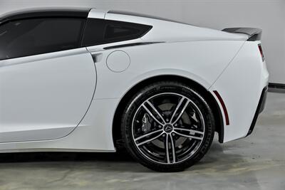 2016 Chevrolet Corvette Stingray   - Photo 9 - Joliet, IL 60435