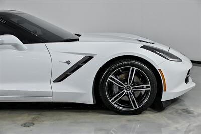 2016 Chevrolet Corvette Stingray   - Photo 15 - Joliet, IL 60435