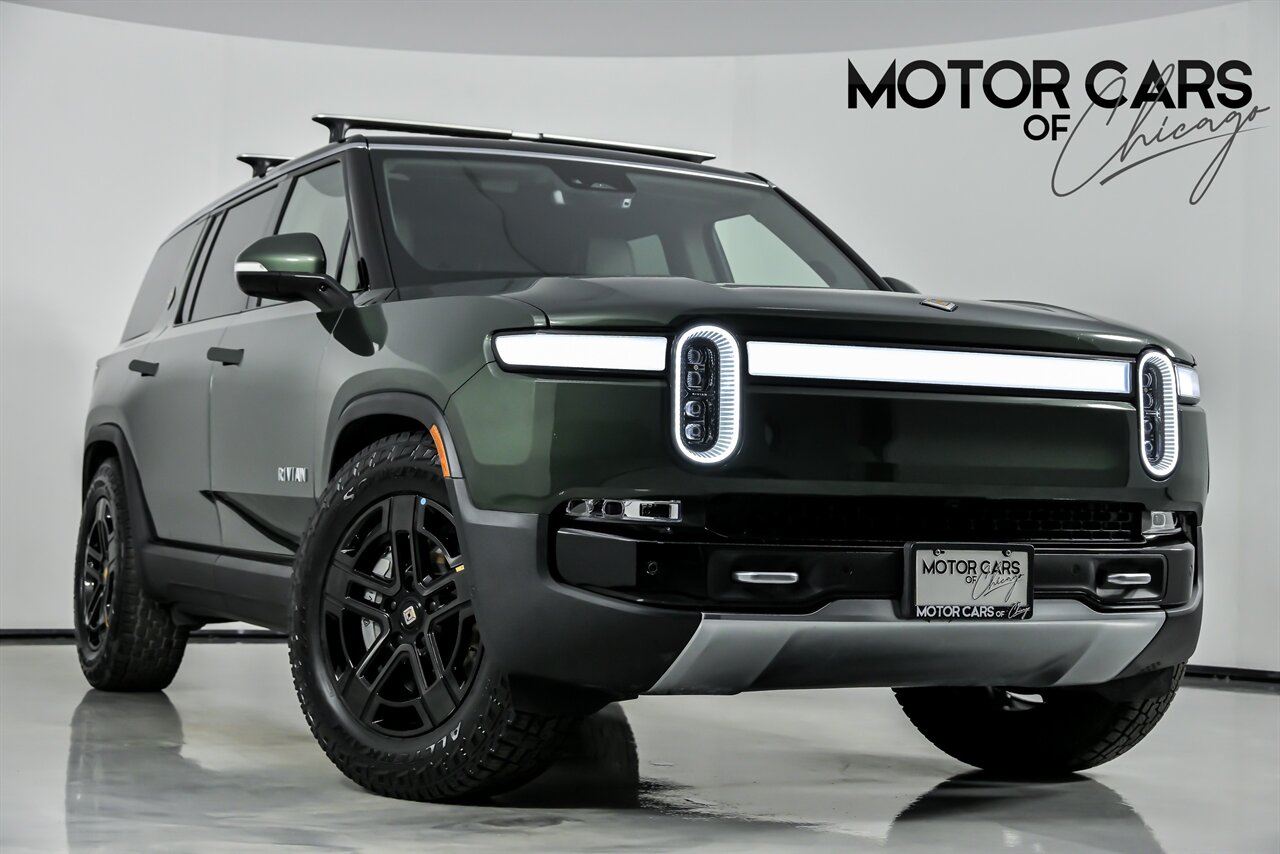 2023 Rivian R1S Adventure   - Photo 1 - Joliet, IL 60435