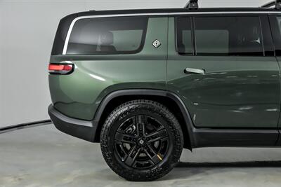 2023 Rivian R1S Adventure - Photo 13 - Joliet, IL 60435