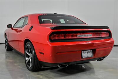 2014 Dodge Challenger R/T Shaker Package-COLLECTION QUALITY! - Photo 10 - Joliet, IL 60435